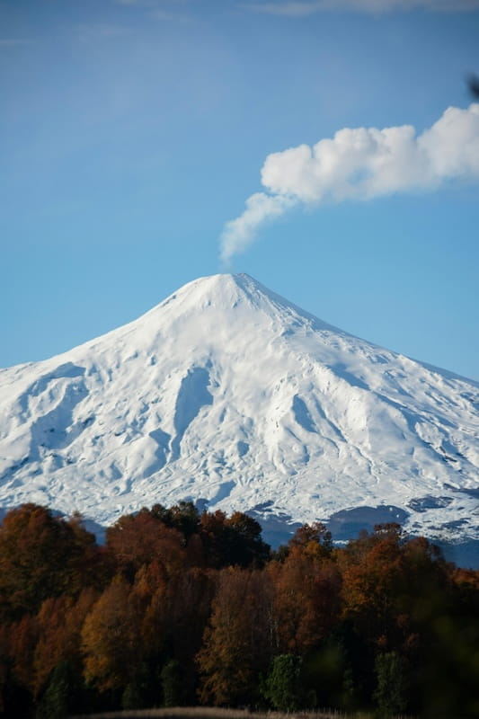 Trilhas em Las Trancas: 7 roteiros perto de Nevados de Chillán Paisagem Vulcão Sul do Chile