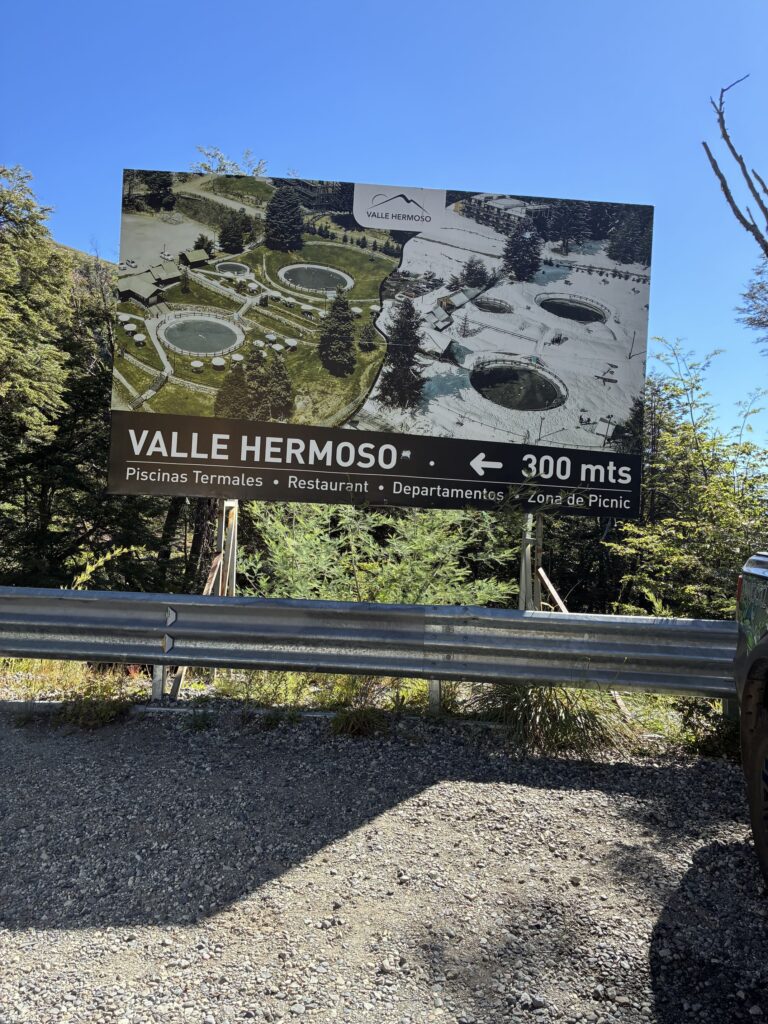 GRUTA LOS PANGUES: um passeio ideal em família no Valle Las Trancas PLACA ESTACIONAMENTO ENTRADA GRUTA LOS PANGUES 768x1024