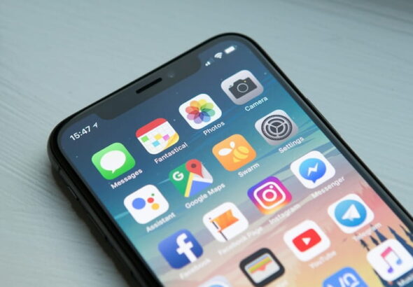 celular-mostrando-apps